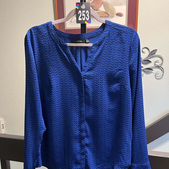 Apt. 9 Tops - Apt. 9 Royal Blue Chevron Blouse #253DAGO